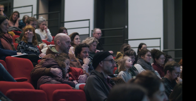Concentration collective à l'auditorium