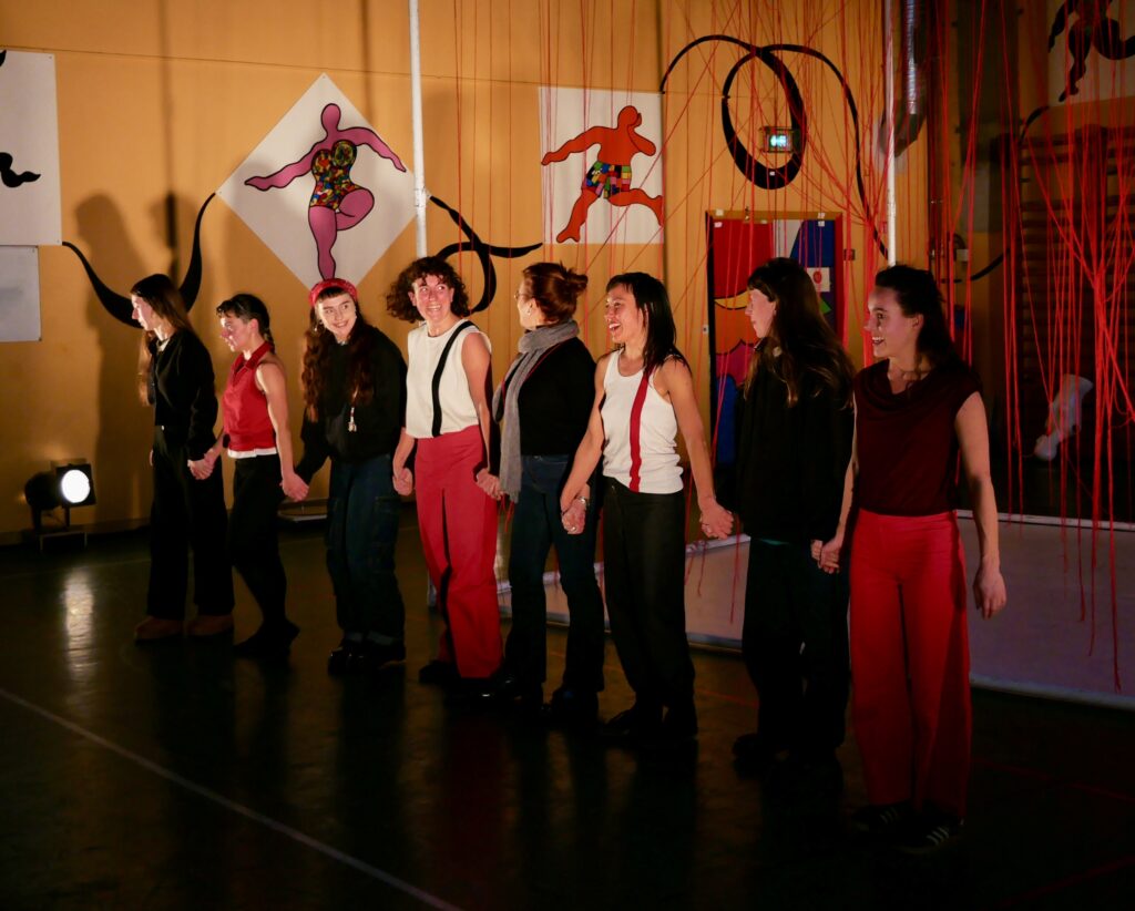 Festival Rouge carmin salut